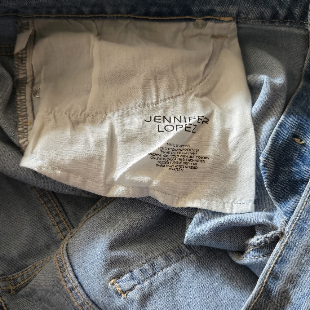 Jennifer Lopez Jean Shorts Size 14 - Picture 6 of 7